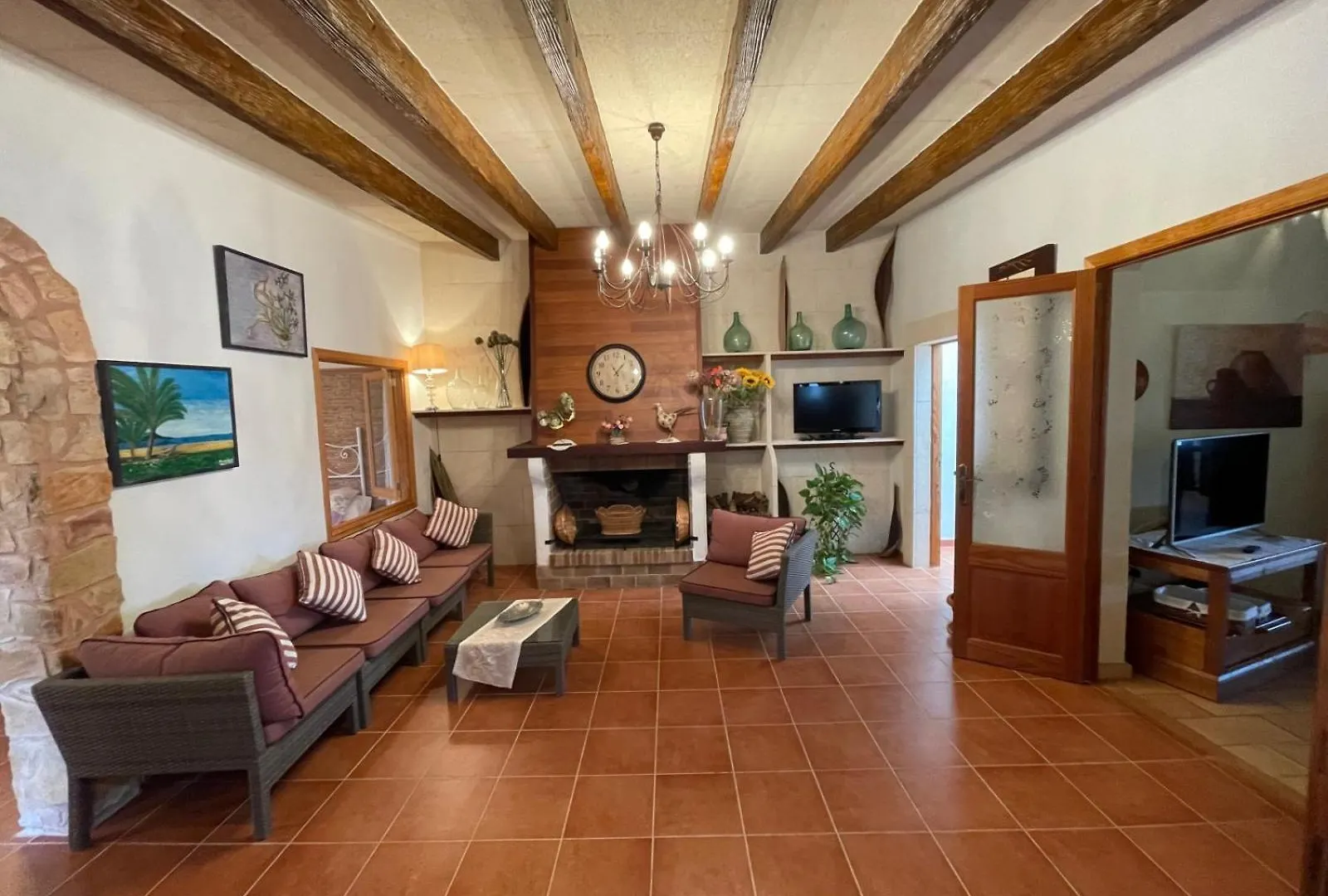 Finca Los Olivos - Grupo Berna 塞萨利内斯